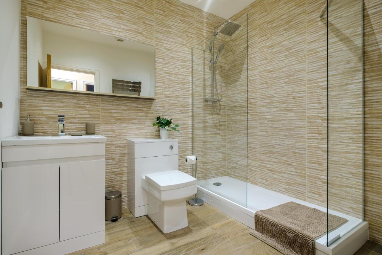 Flat 2, The Old Antiques Warehouse - Free Off-Site Health Club Access With Pool, Sauna, Steam Room & Gym Боунесс-он-Віндермір Екстер'єр фото