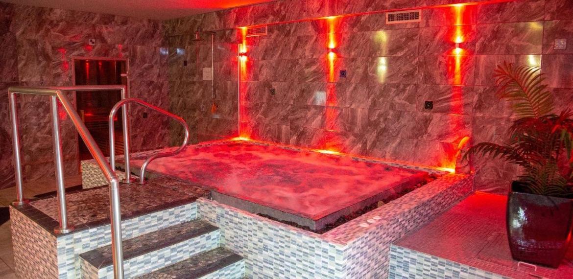 Flat 2, The Old Antiques Warehouse - Free Off-Site Health Club Access With Pool, Sauna, Steam Room & Gym Боунесс-он-Віндермір Екстер'єр фото